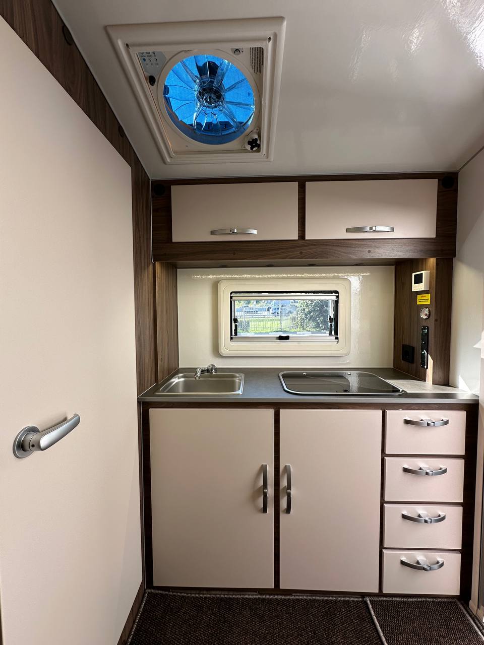 Миниатюра 17